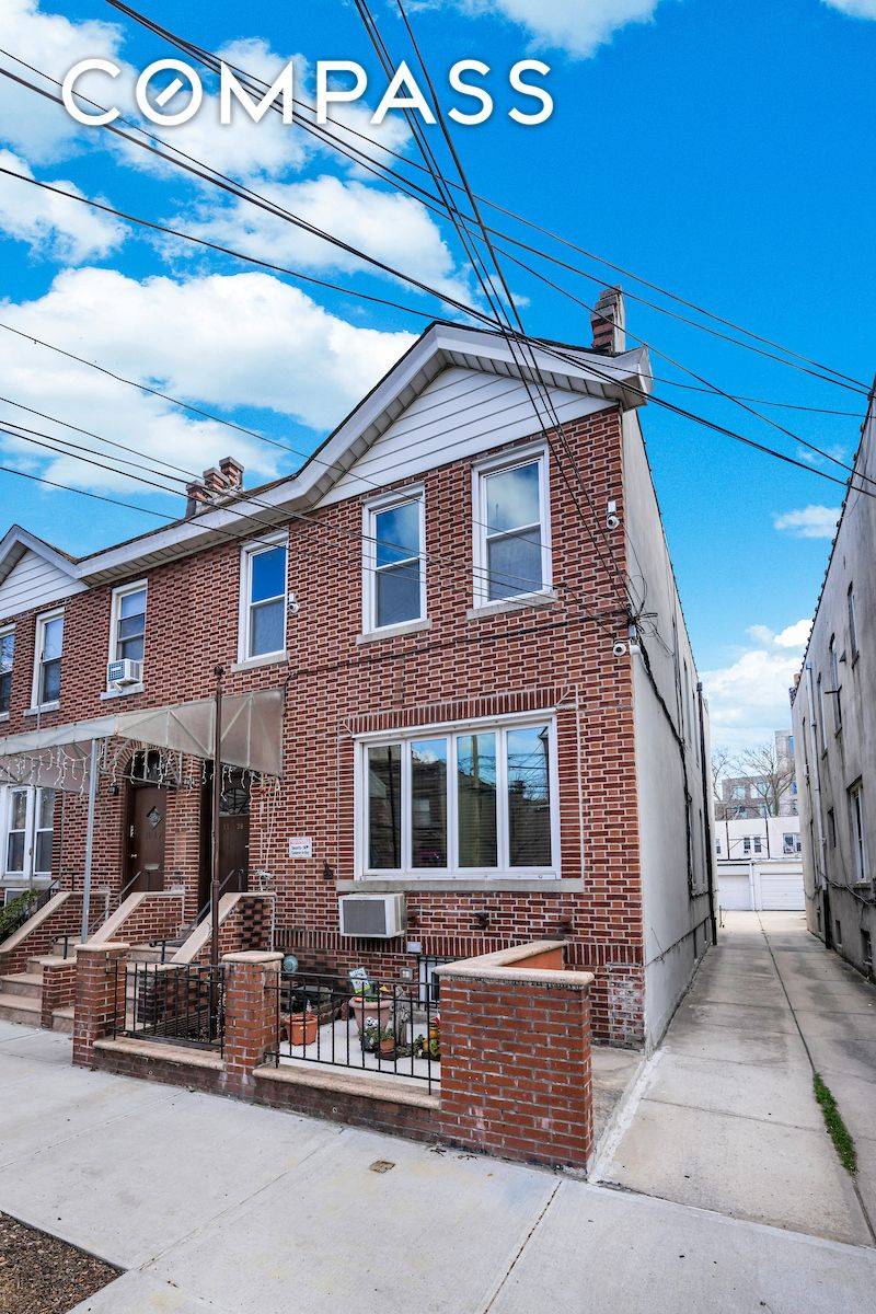 Queens, NY 11102,11-38 30th Road