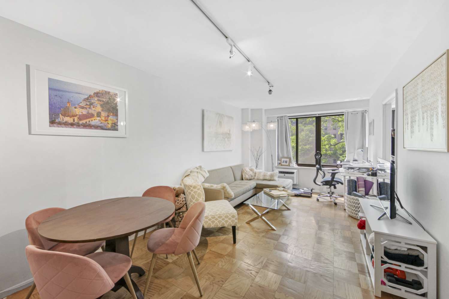 Manhattan, NY 10025,382 CENTRAL Park W #4E