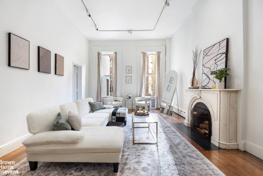 Manhattan, NY 10010,48 GRAMERCY Park N #3B