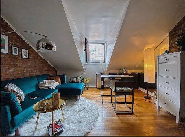 Manhattan, NY 10011,406 W 22nd Street #5-F