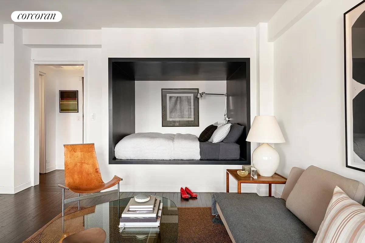 Manhattan, NY 10011,405 W 23RD Street #14F