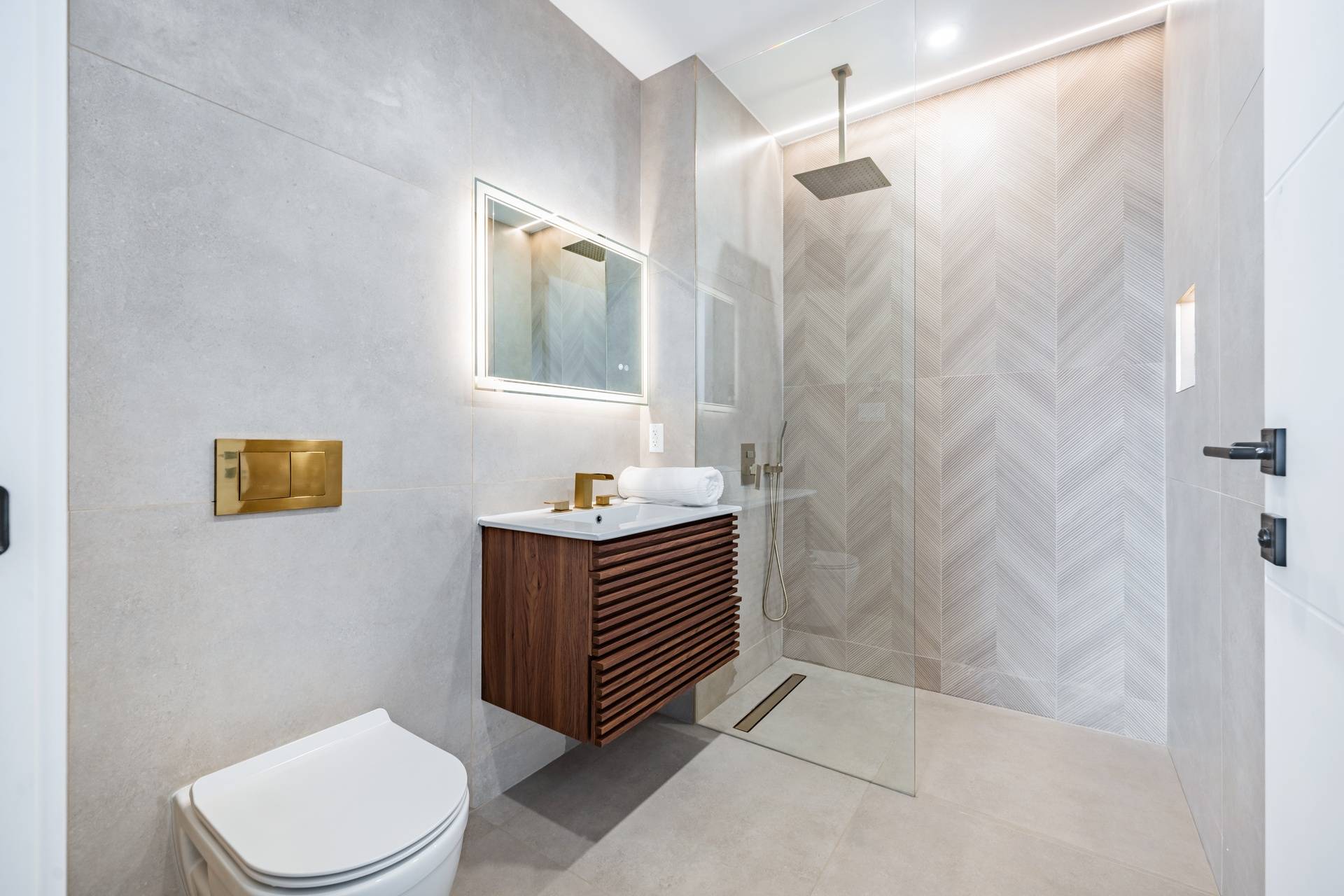 Brooklyn, NY 11207,87A Cooper Street #2-B