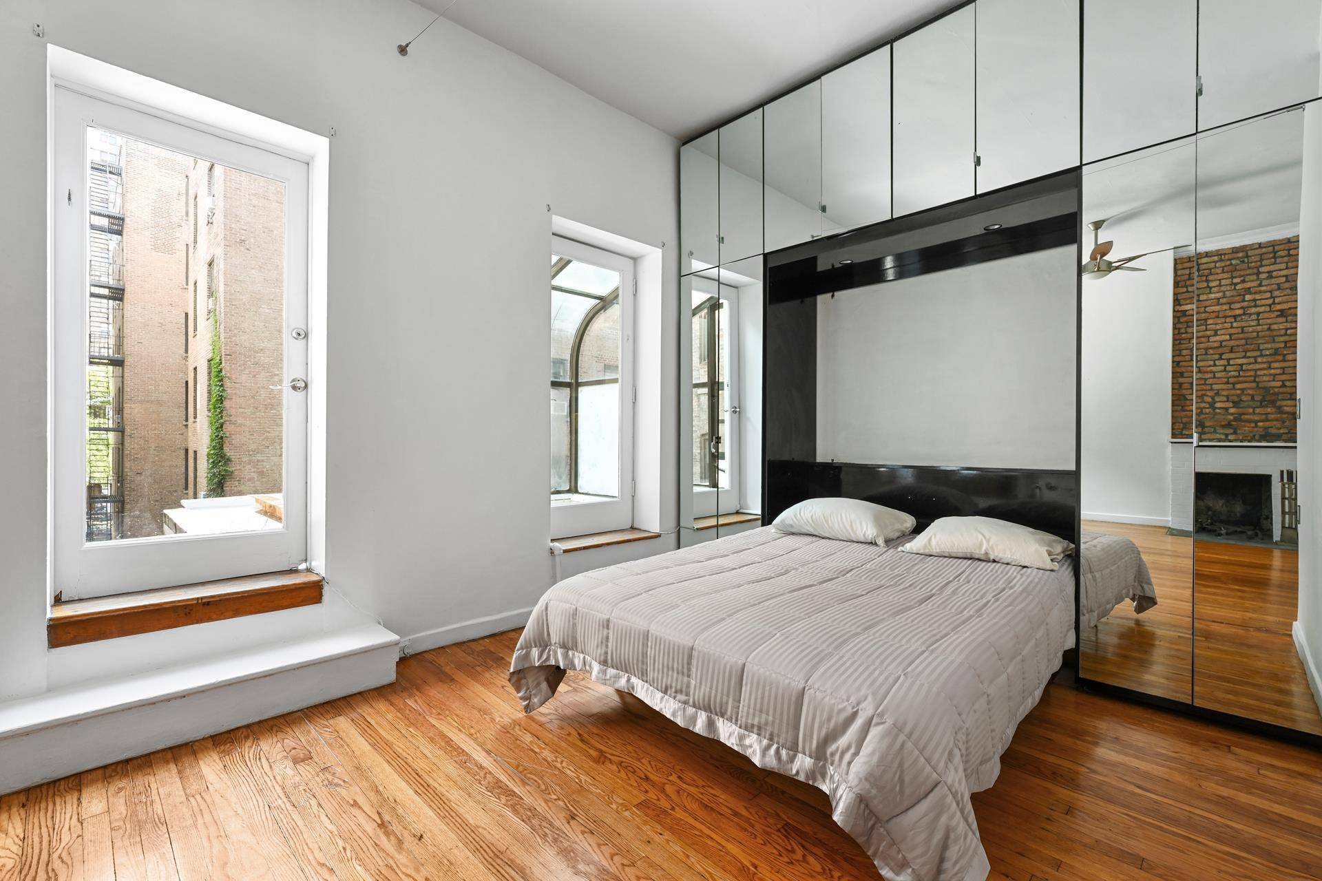 Manhattan, NY 10011,207 W 21ST Street #3R