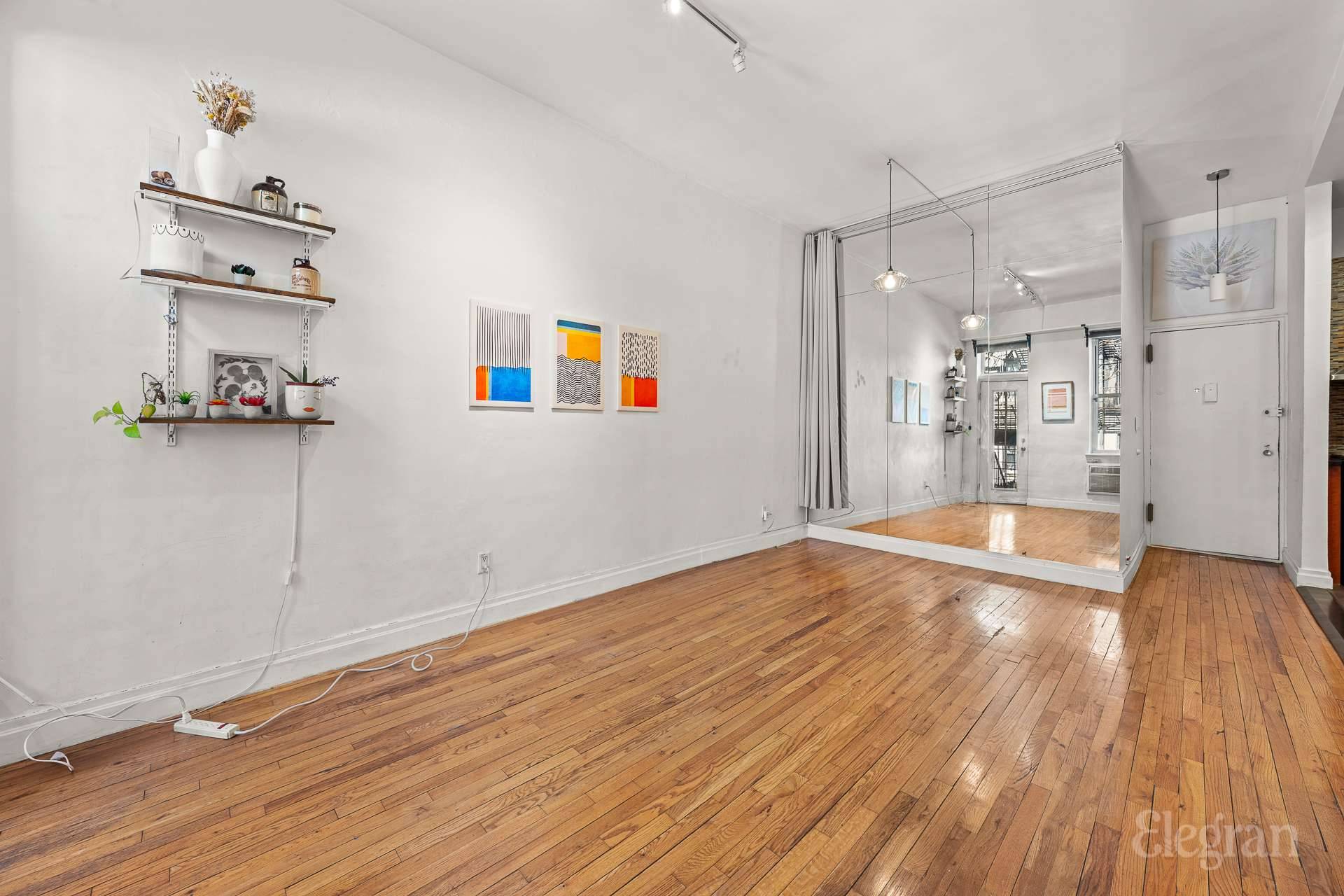 Manhattan, NY 10128,321 E 89th Street #1G
