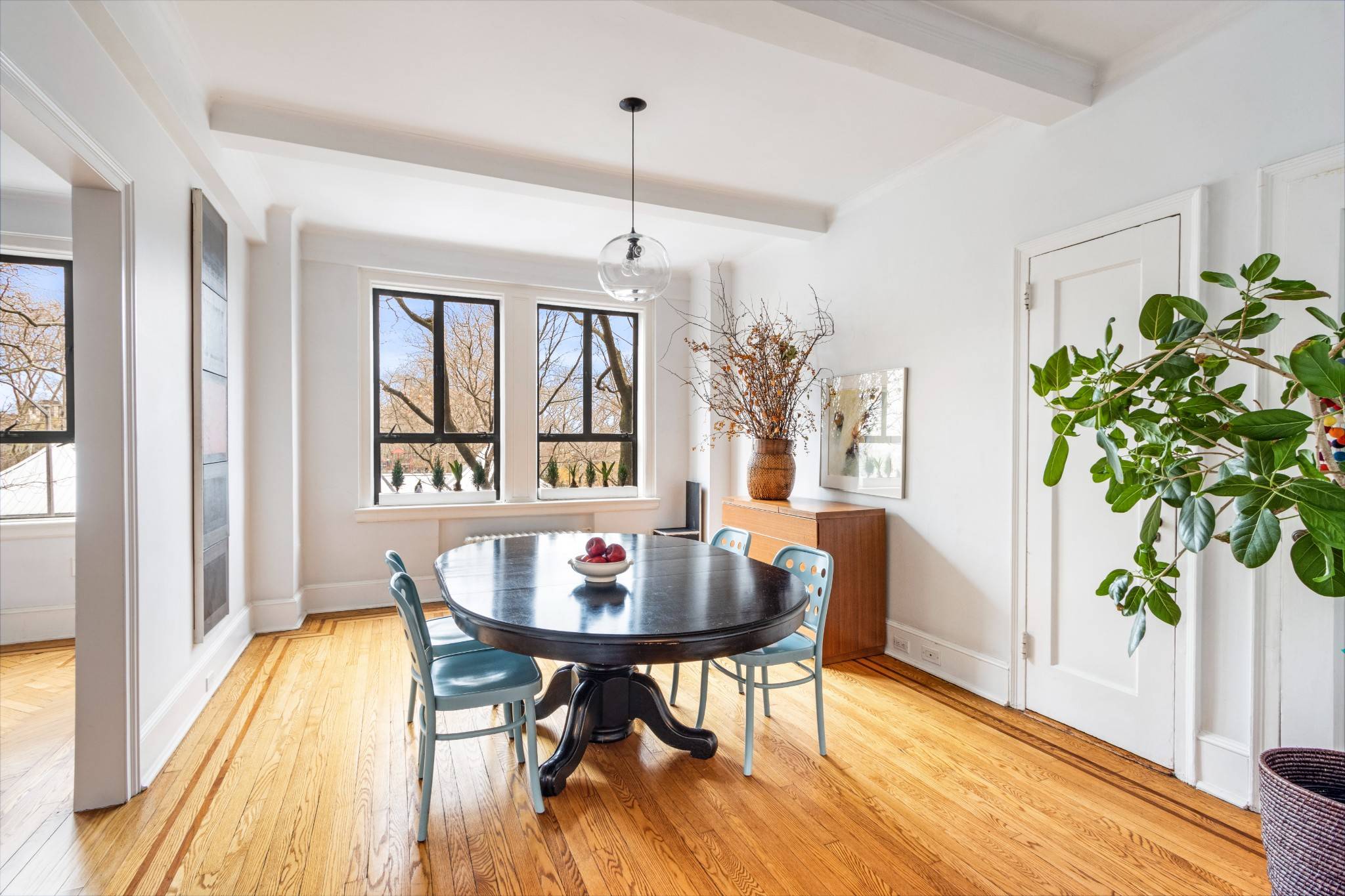 Manhattan, NY 10028,7 Gracie Square #3A
