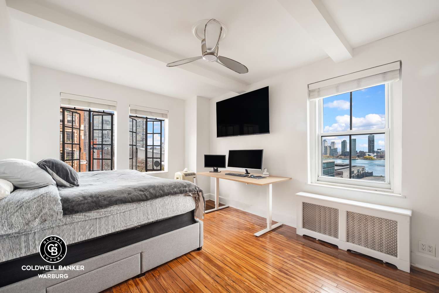 Manhattan, NY 10017,25 TUDOR CITY Place #301