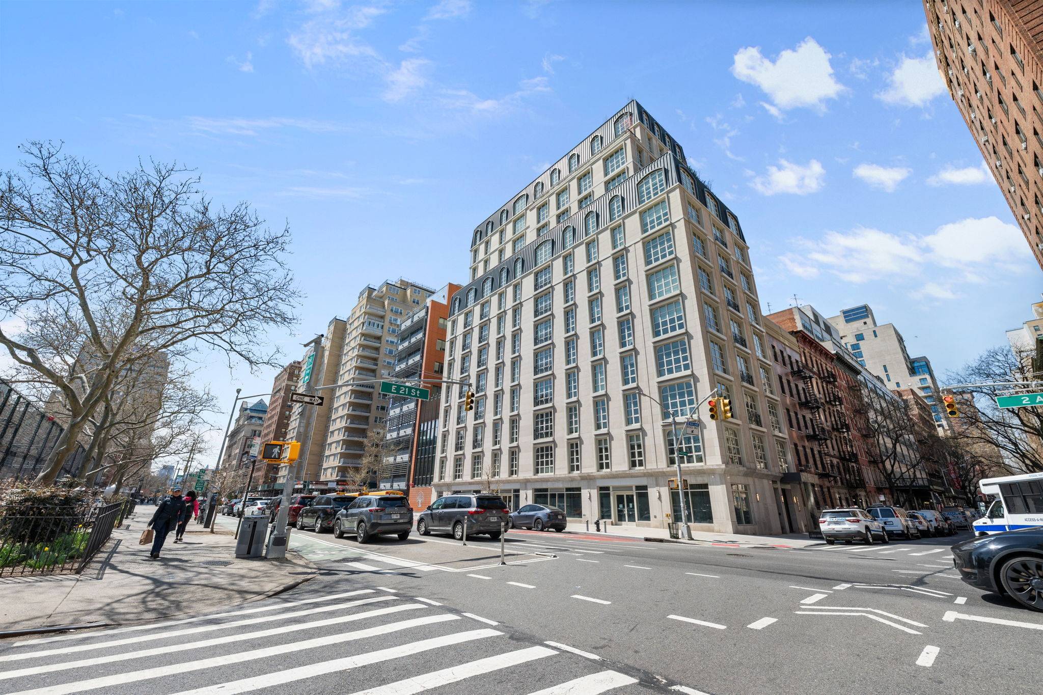 Manhattan, NY 10010,250 E 21st Street #PHD