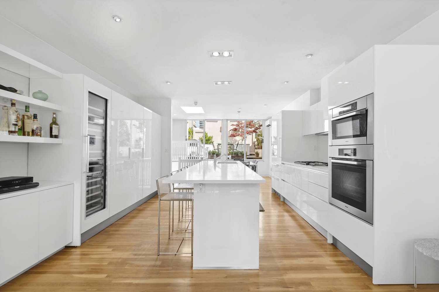 Manhattan, NY 10065,152 E 63RD Street #2