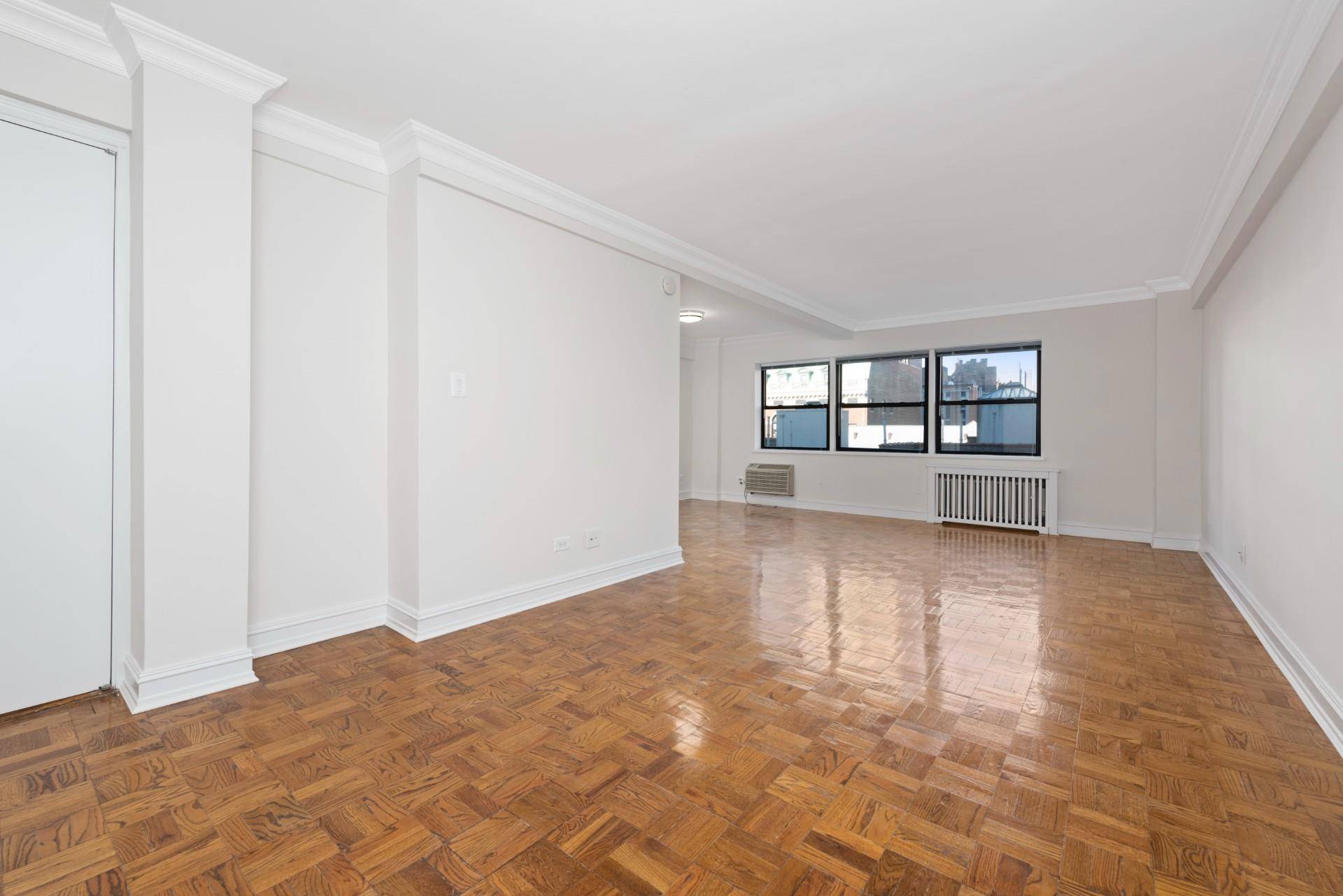 Manhattan, NY 10021,225 E 70TH Street #6G