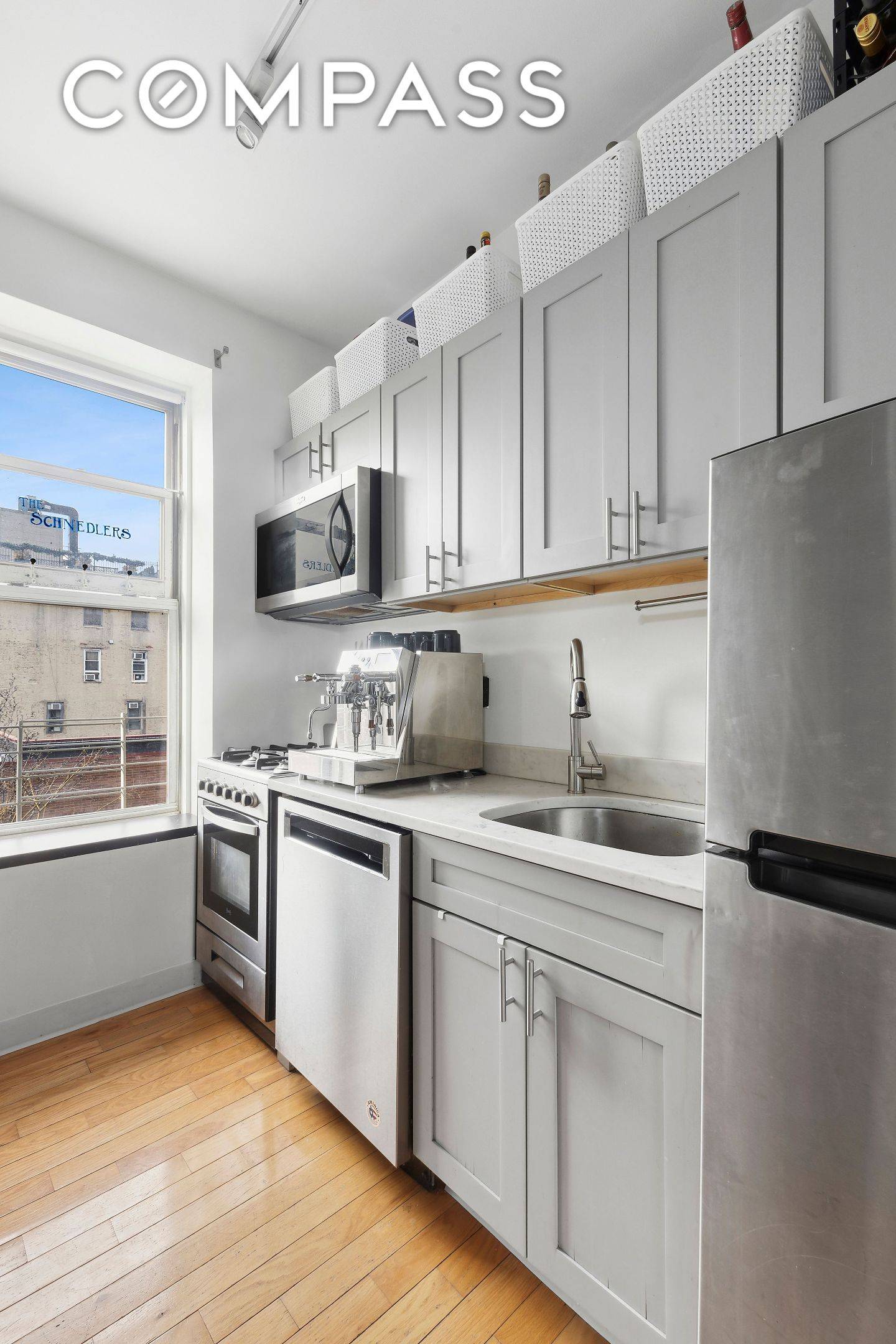 Manhattan, NY 10012,124 Thompson Street #21