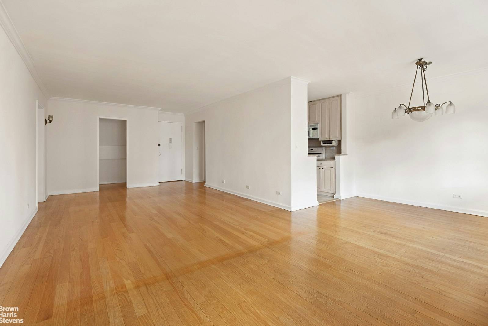 Manhattan, NY 10023,165 W END Avenue #17M