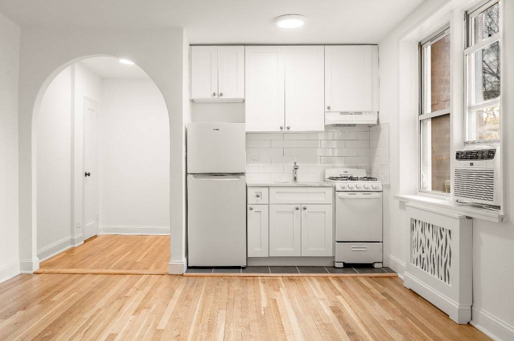 Bronx, NY 10471,5645 Netherland Avenue #2F