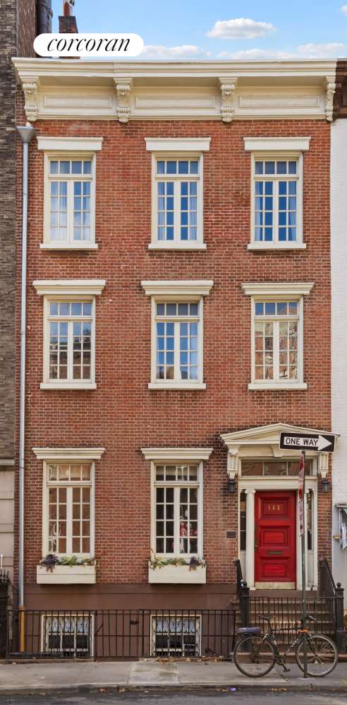 Manhattan, NY 10014,168 WAVERLY Place #UPPER