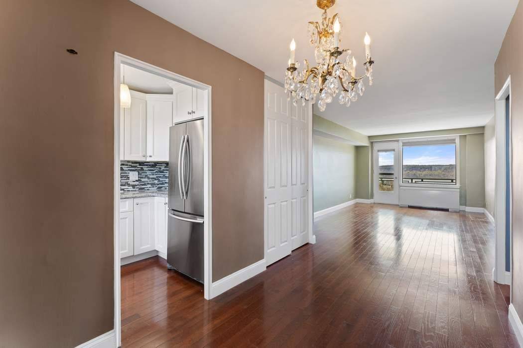 Bronx, NY 10471,4705 Henry Hudson Parkway W #15M