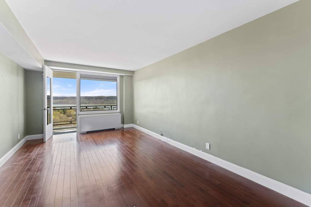 Bronx, NY 10471,4705 Henry Hudson Parkway W #15M
