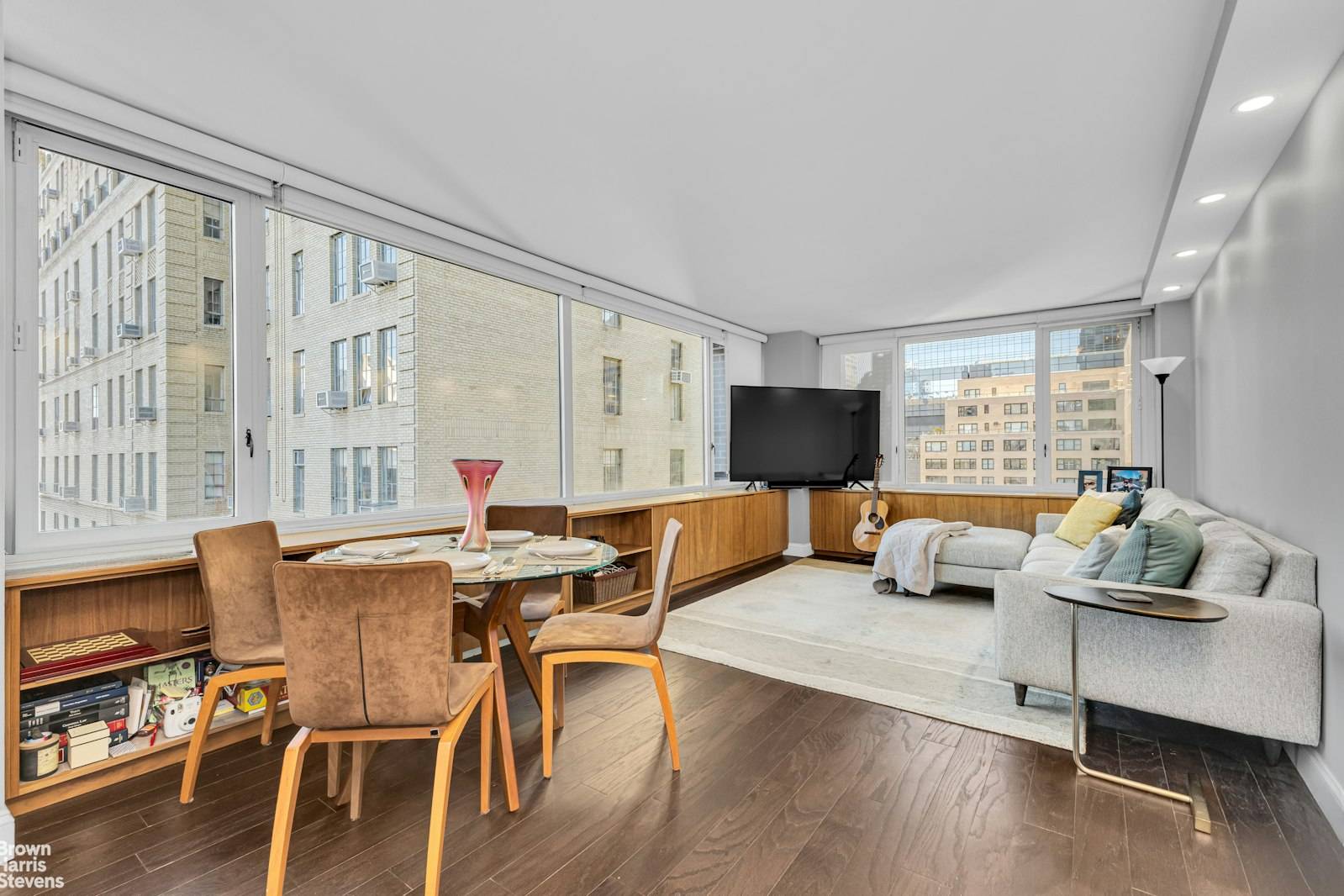 Manhattan, NY 10019,322 W 57TH Street #20C