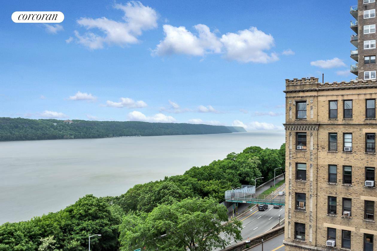 Manhattan, NY 10033,880 W 181ST Street #4C