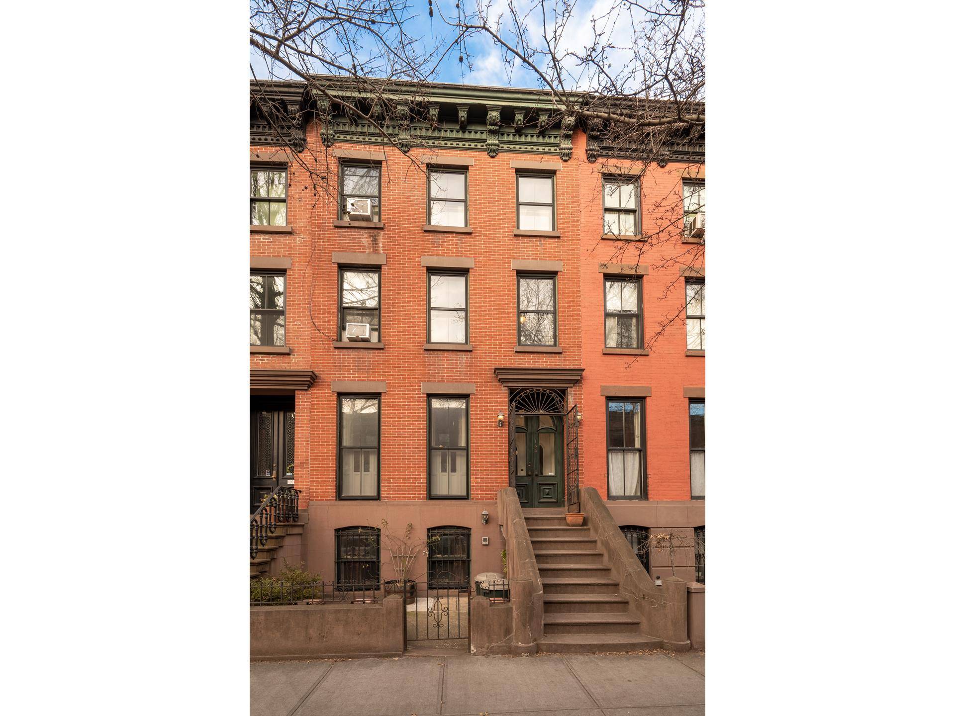Brooklyn, NY 11217,153 BERGEN Street #2