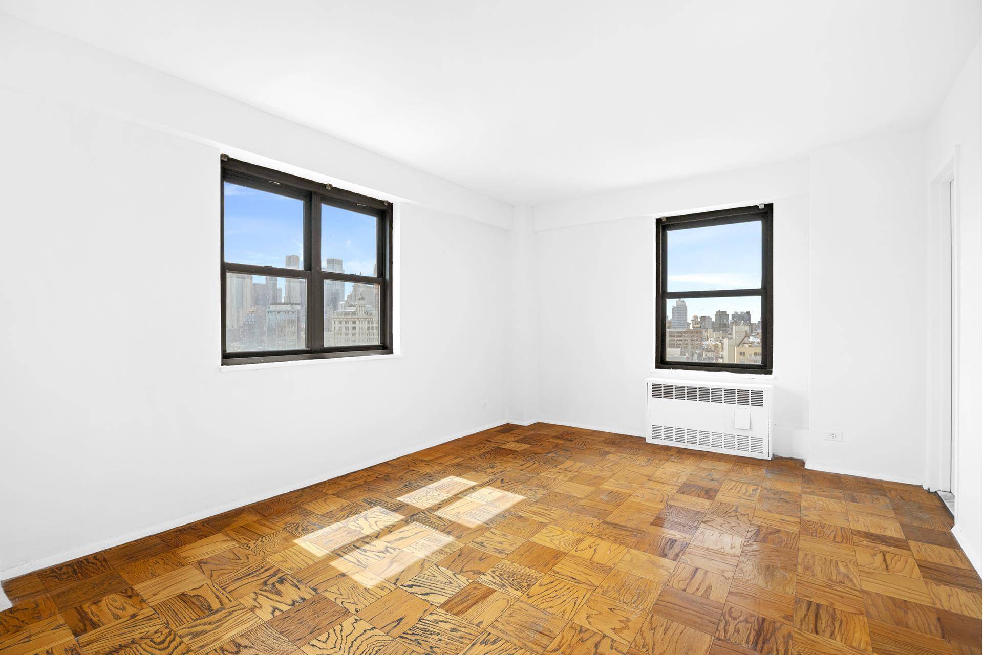 Manhattan, NY 10002,383 GRAND Street #M1601