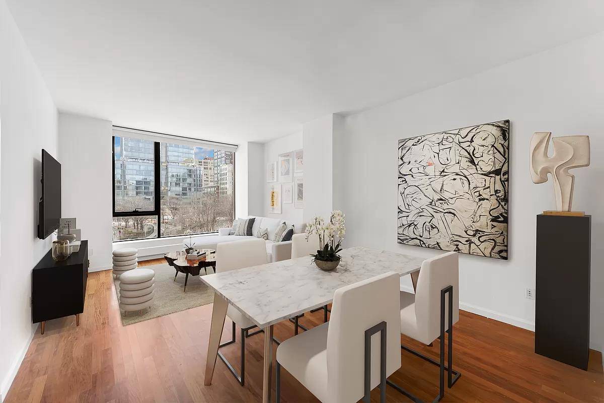 Manhattan, NY 10013,255 HUDSON Street #5AW