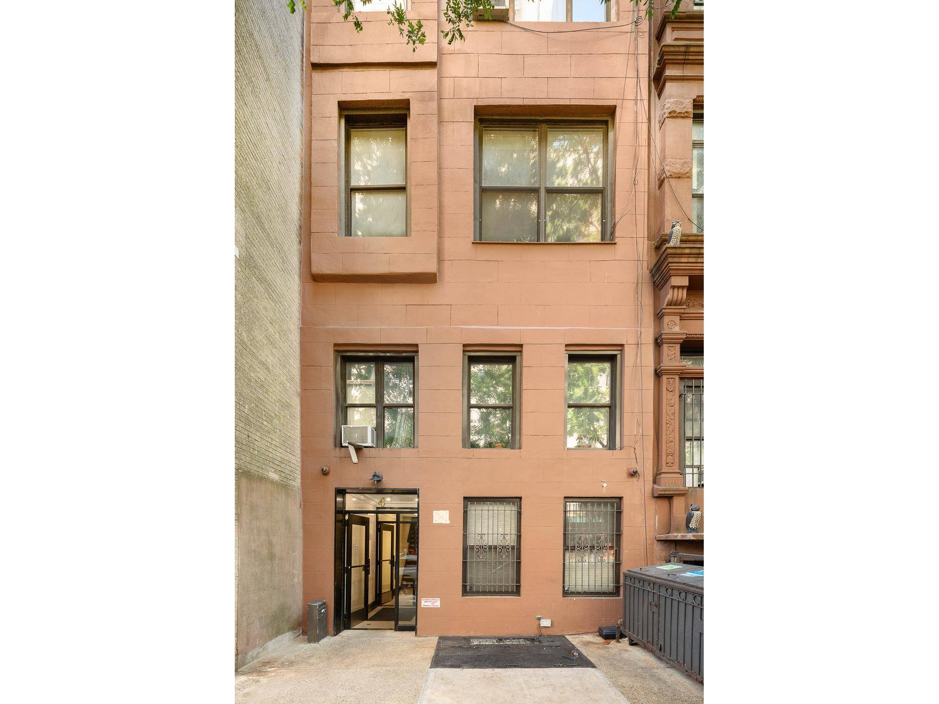 Manhattan, NY 10024,4 W 90TH Street