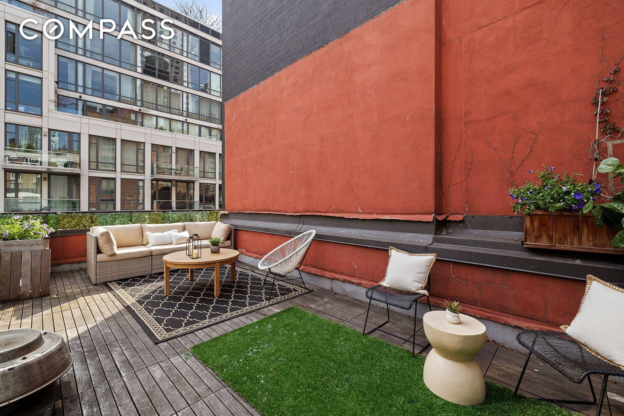 Manhattan, NY 10011,136-140 W 23rd Street #PHD
