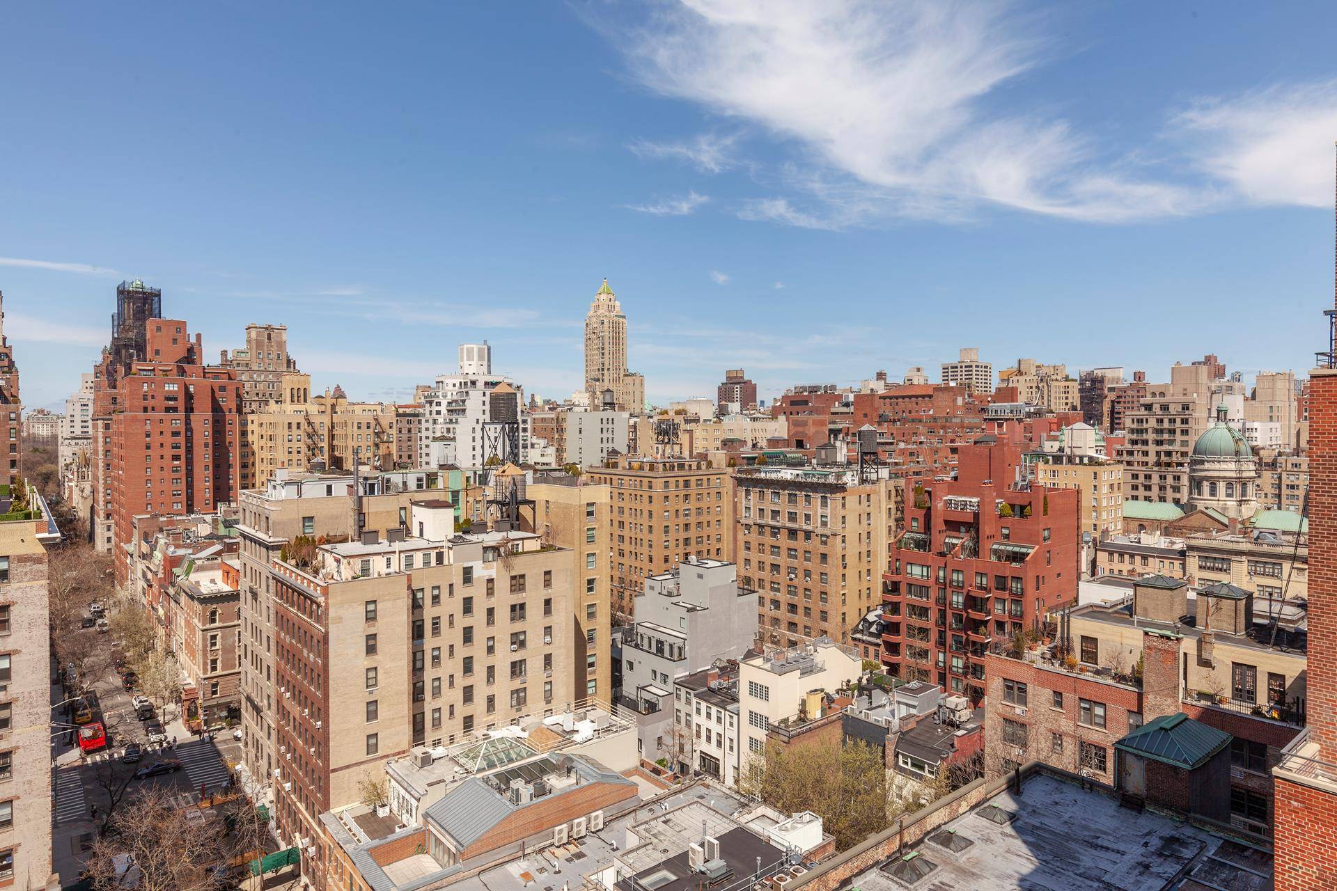 Manhattan, NY 10021,165 E 72ND Street #16G