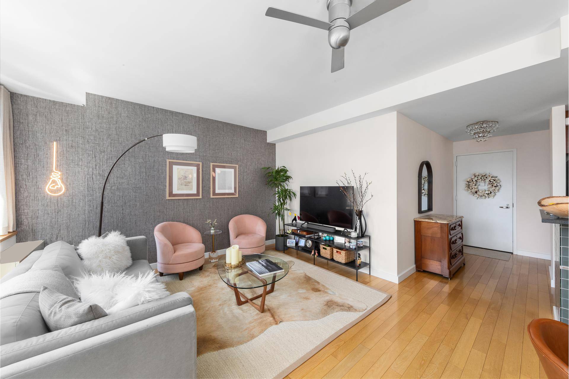 Manhattan, NY 10023,225 W 60TH Street #14F