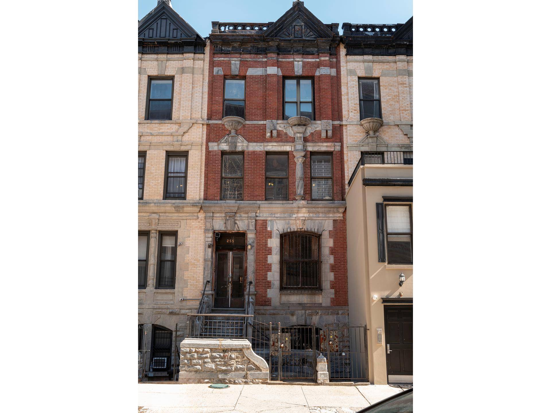 Manhattan, NY 10026,255 W 113TH Street