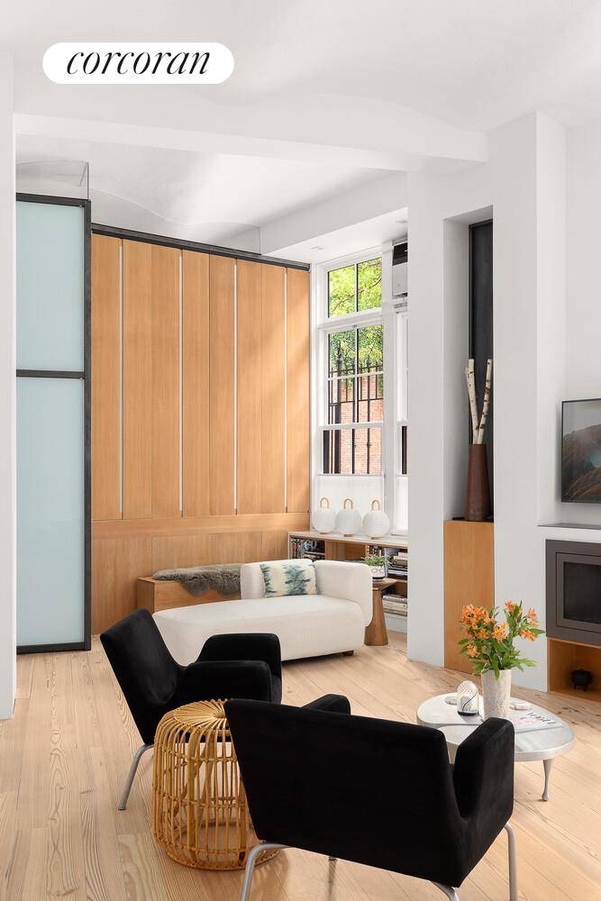 Manhattan, NY 10014,720 GREENWICH Street #1A