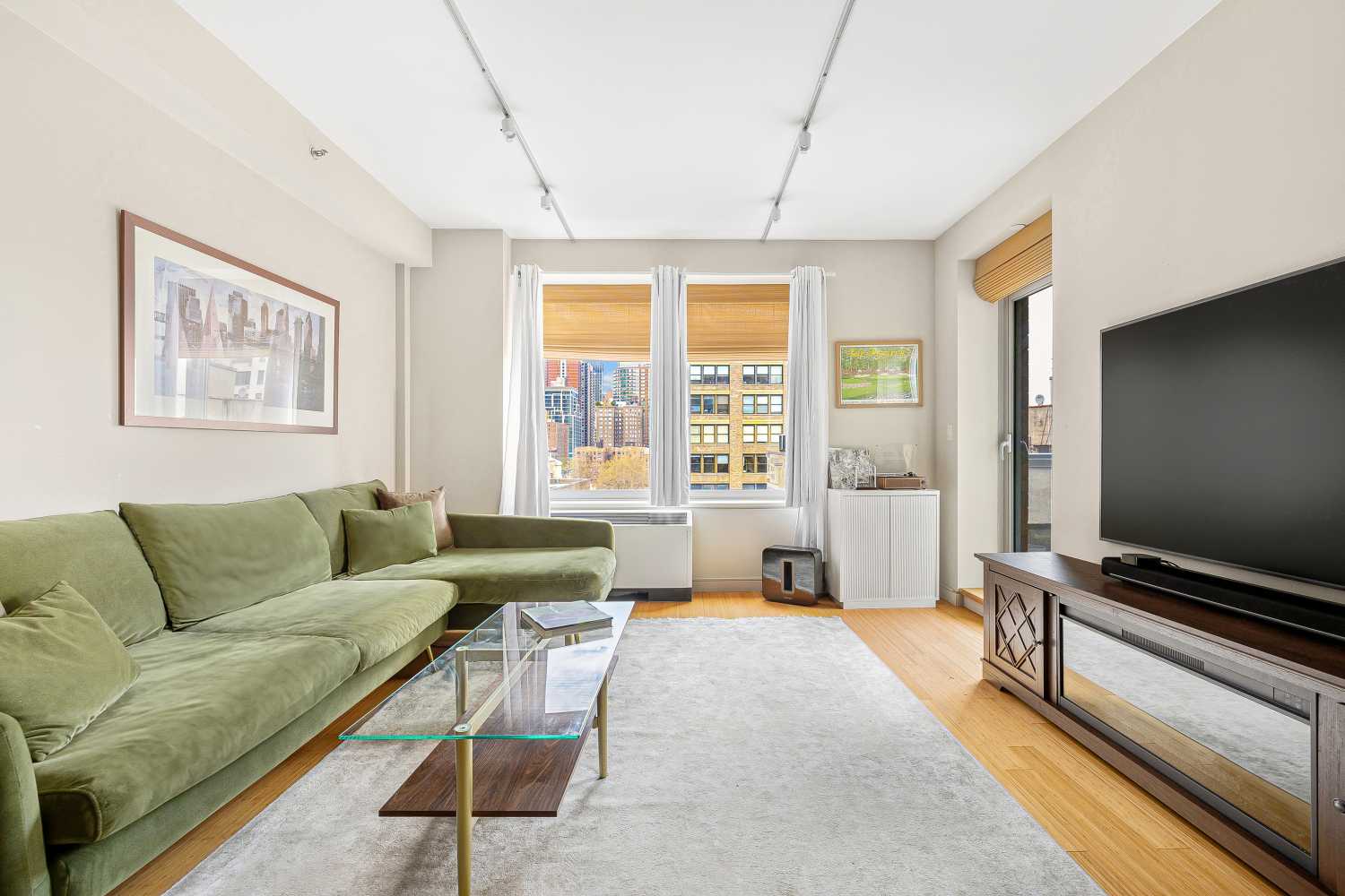 Manhattan, NY 10016,303 E 33RD Street #7C