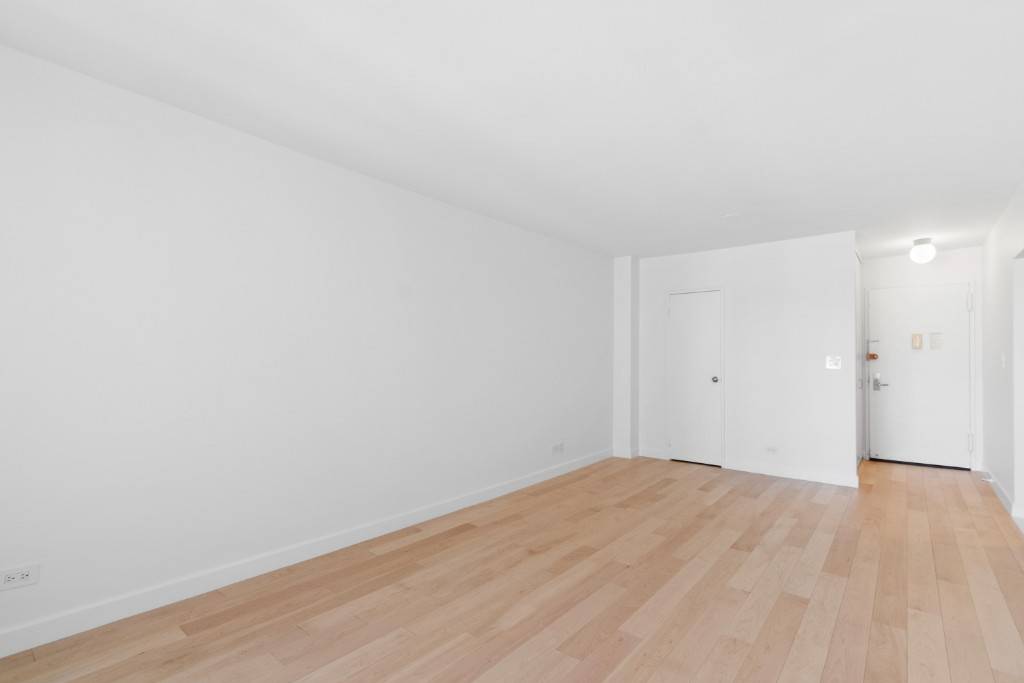 Manhattan, NY 10075,345 E 80th Street #18A