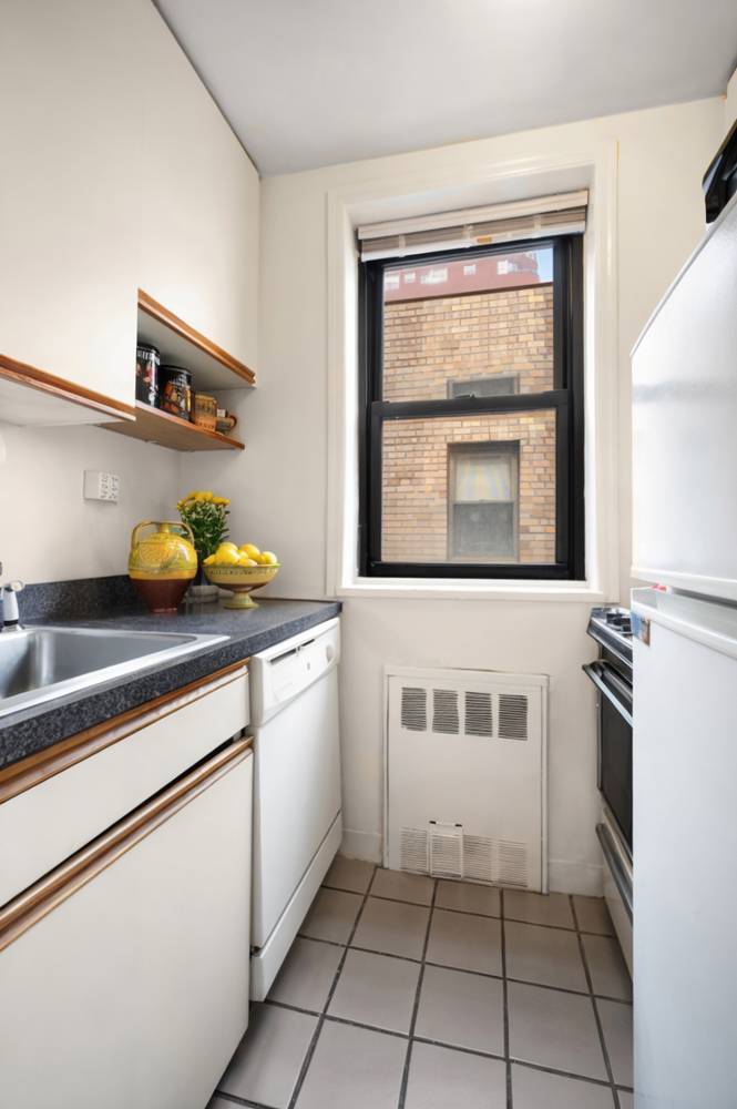 Manhattan, NY 10021,305 E 72ND Street #6FN