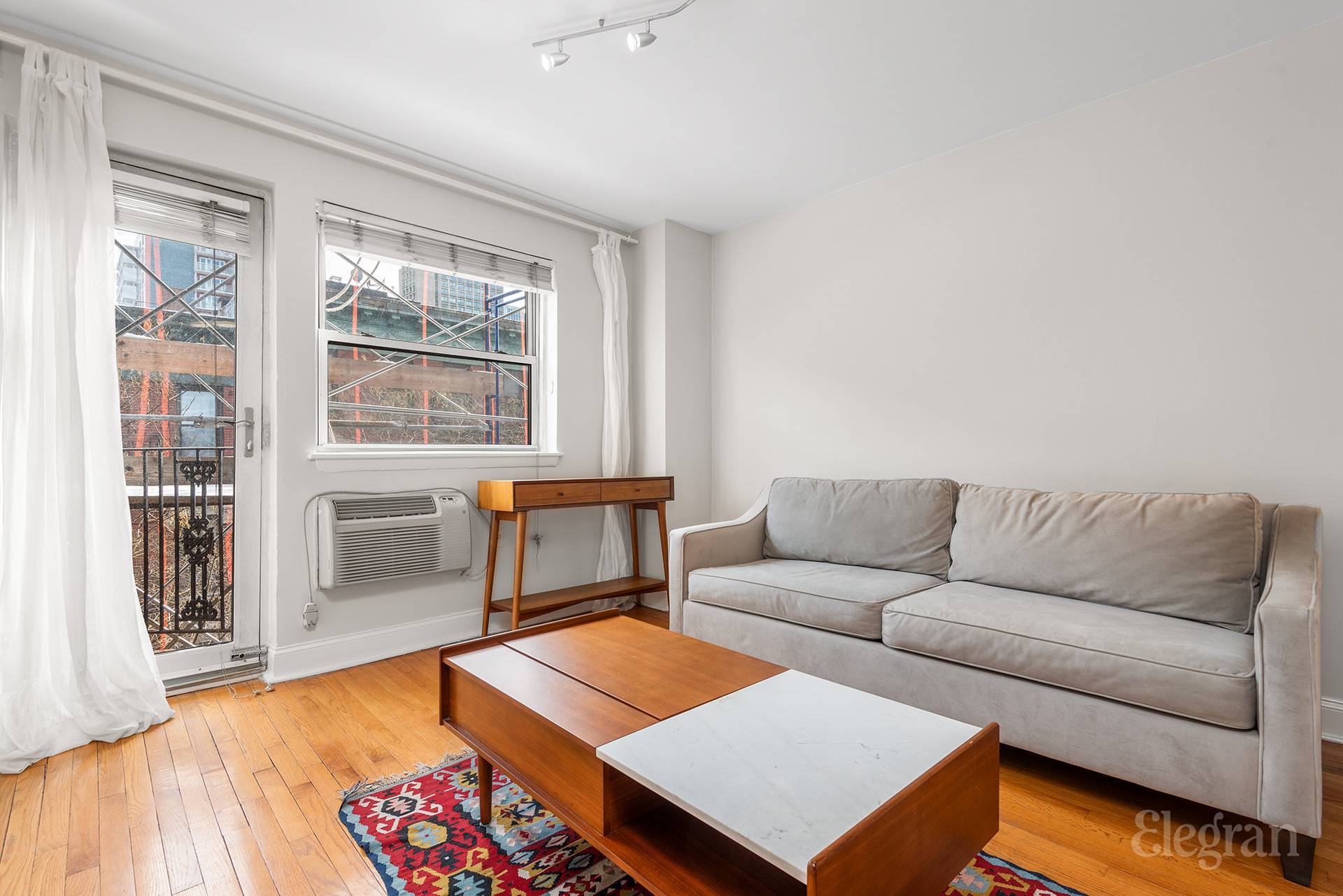 Manhattan, NY 10012,211 Thompson Street #5M