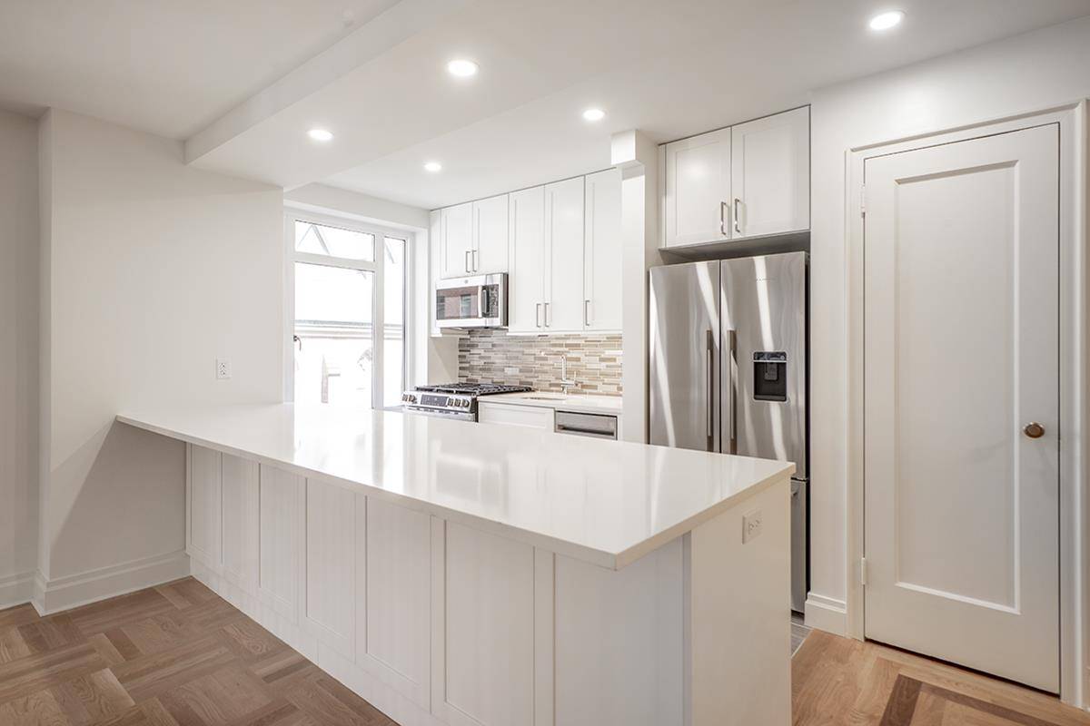 Manhattan, NY 10016,20 E 35th Street #4-A