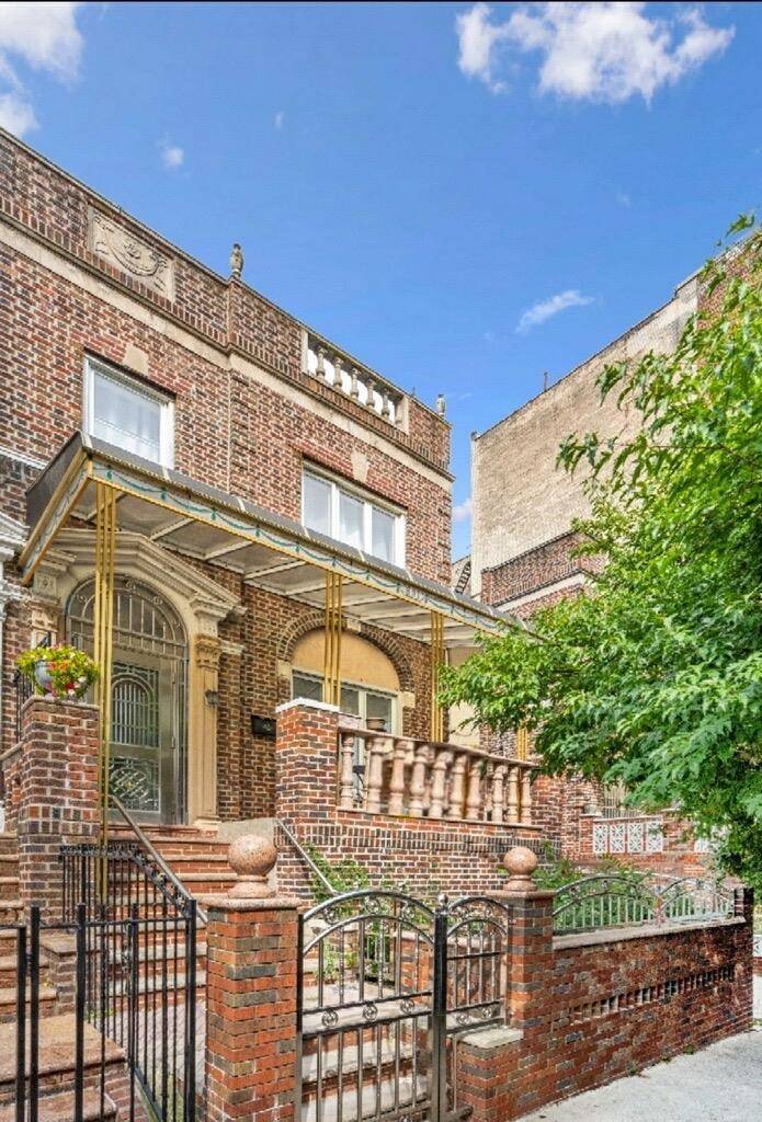 Brooklyn, NY 11213,891 Montgomery Street