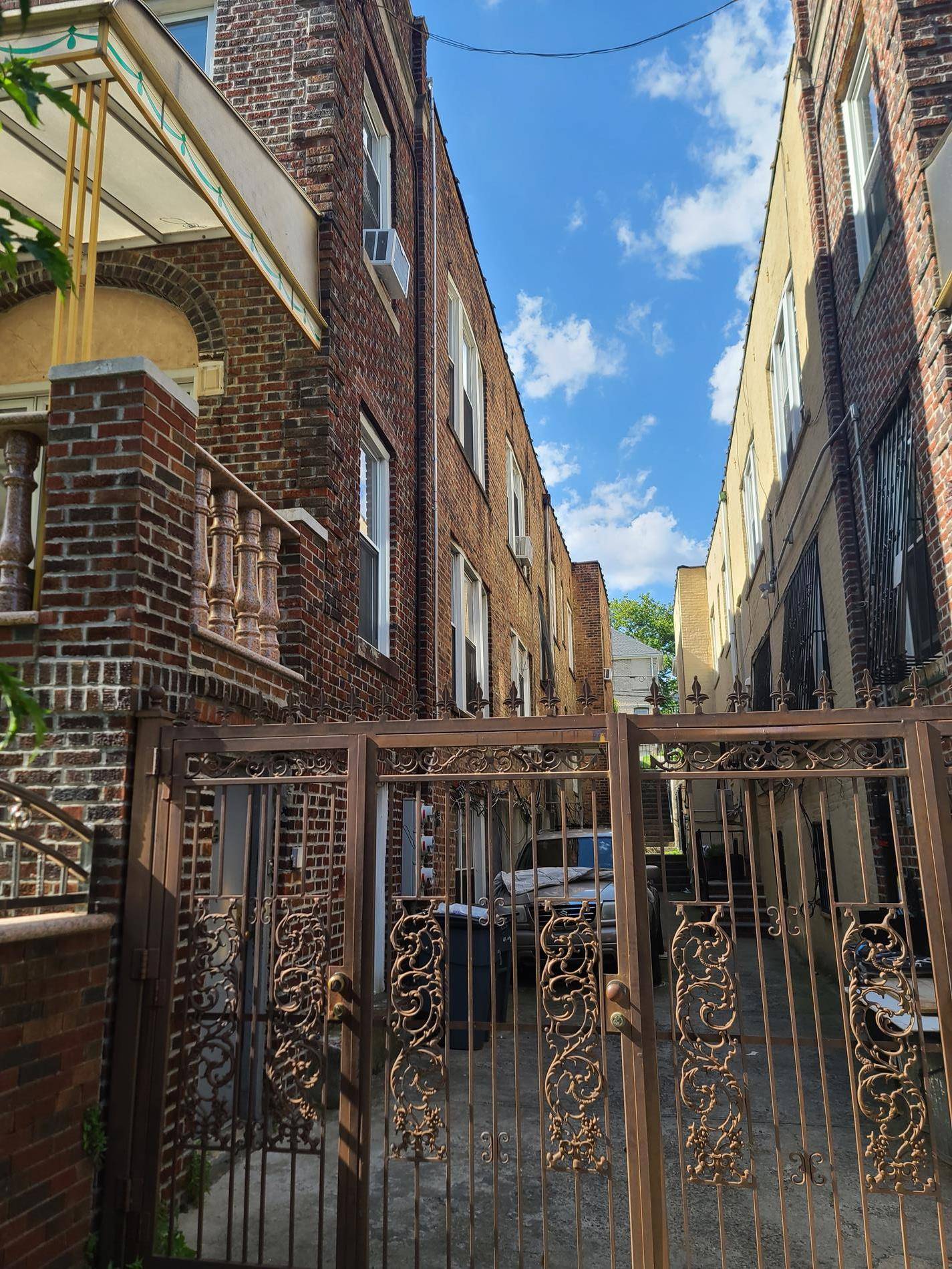 Brooklyn, NY 11213,891 Montgomery Street