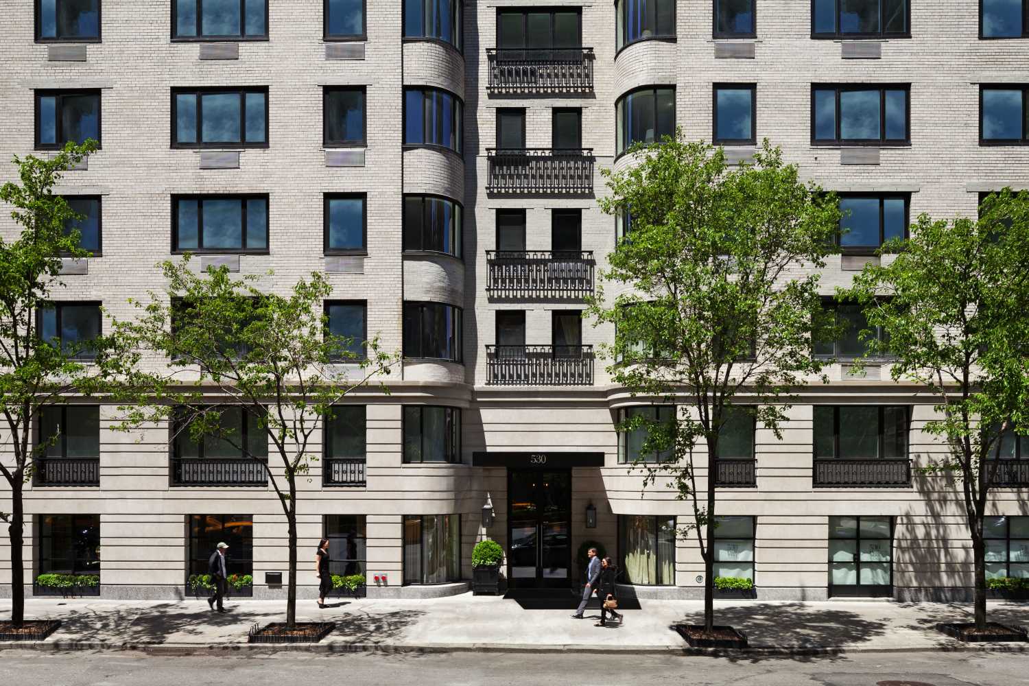 Manhattan, NY 10065,530 PARK Avenue #17D