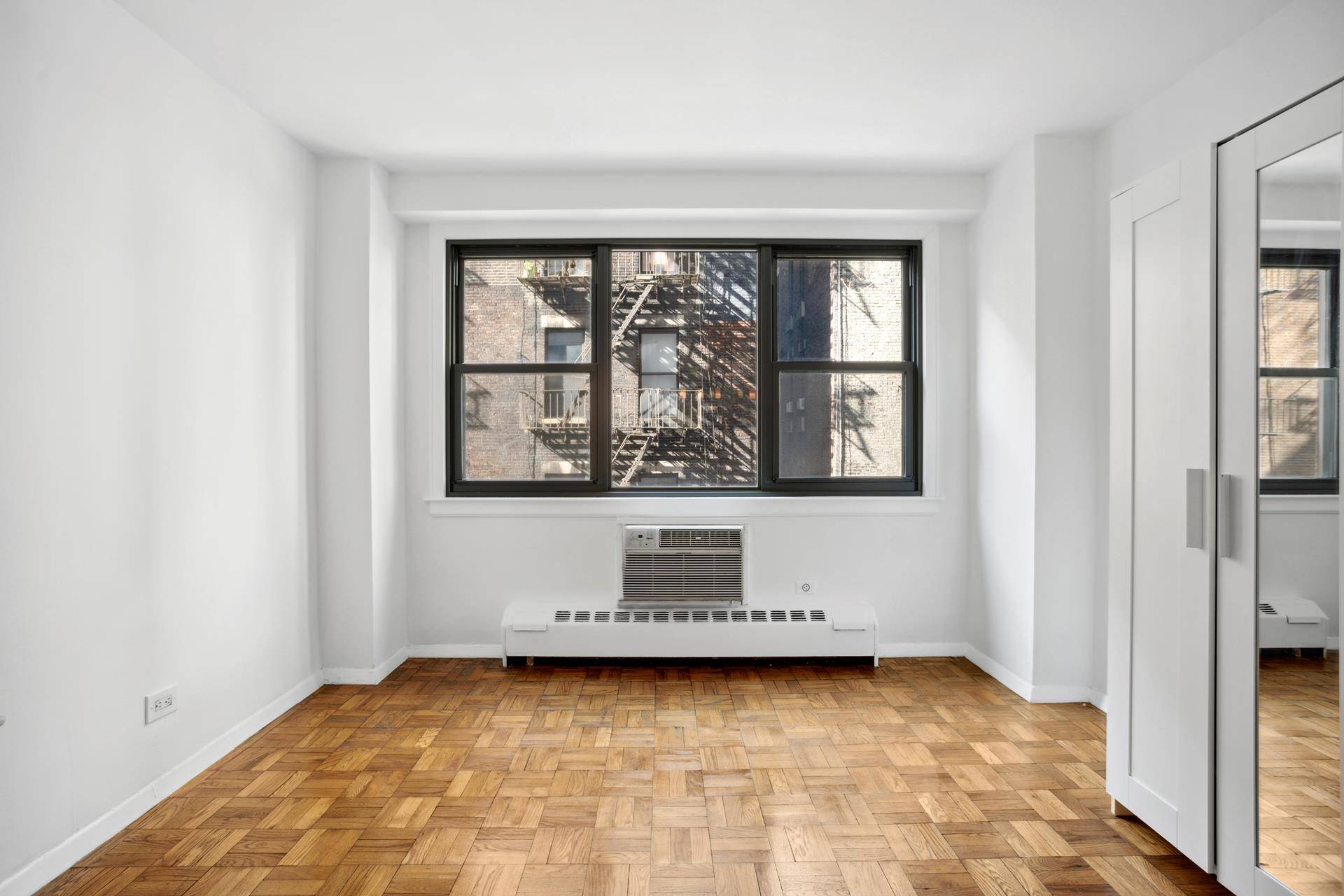 Manhattan, NY 10003,210 E 15TH Street #4J