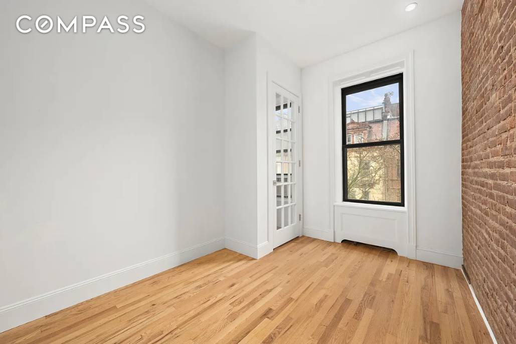 Manhattan, NY 10024,130 W 80th Street #4F