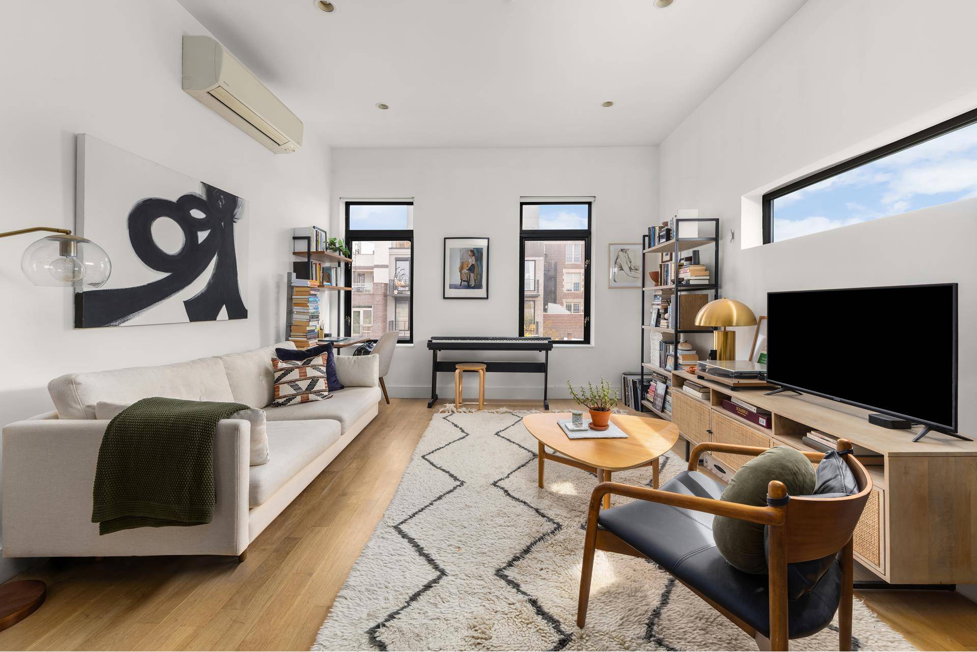 Brooklyn, NY 11211,629 GRAND Street #5A