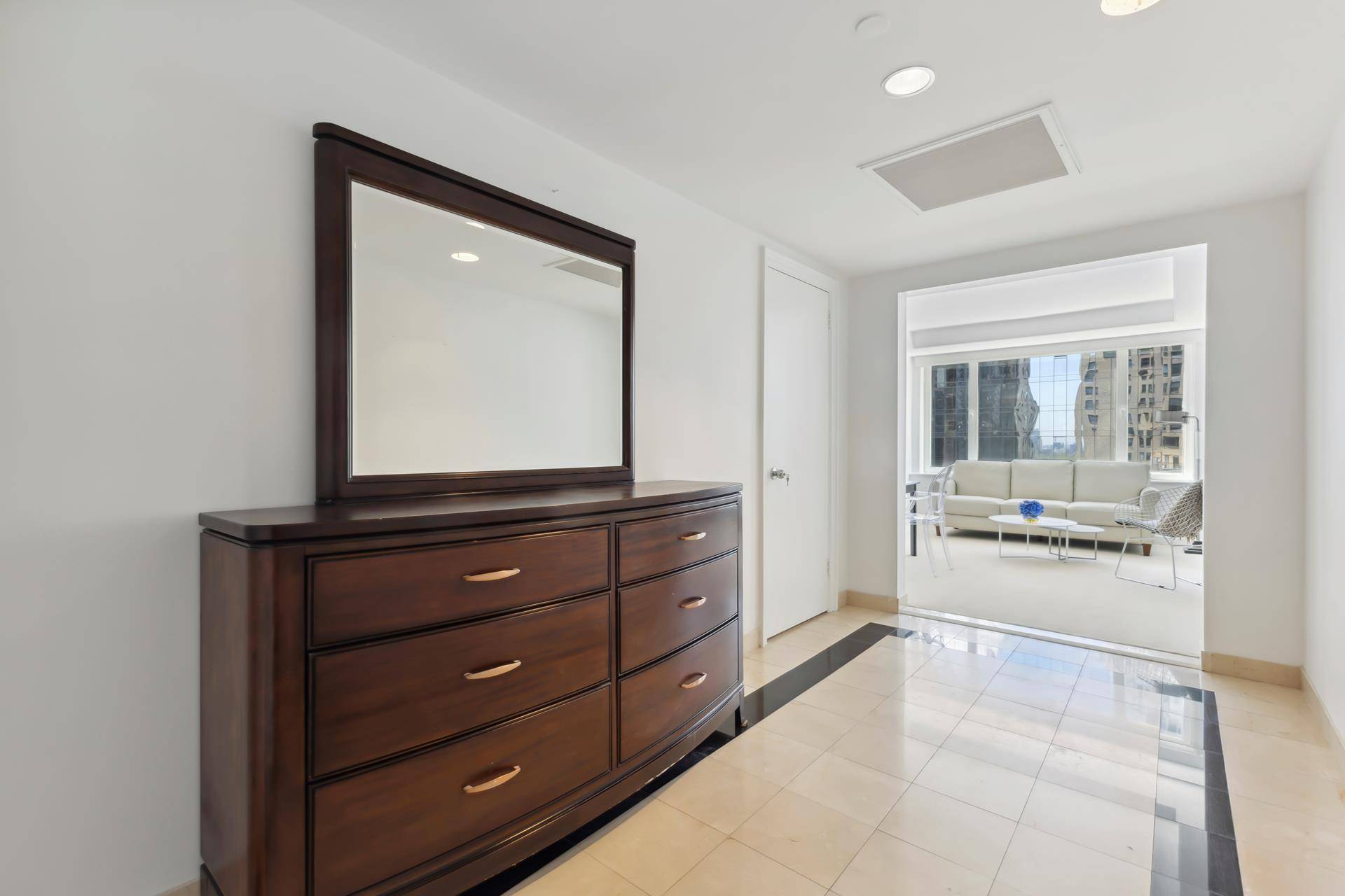 Manhattan, NY 10019,160 CENTRAL Park S #2511