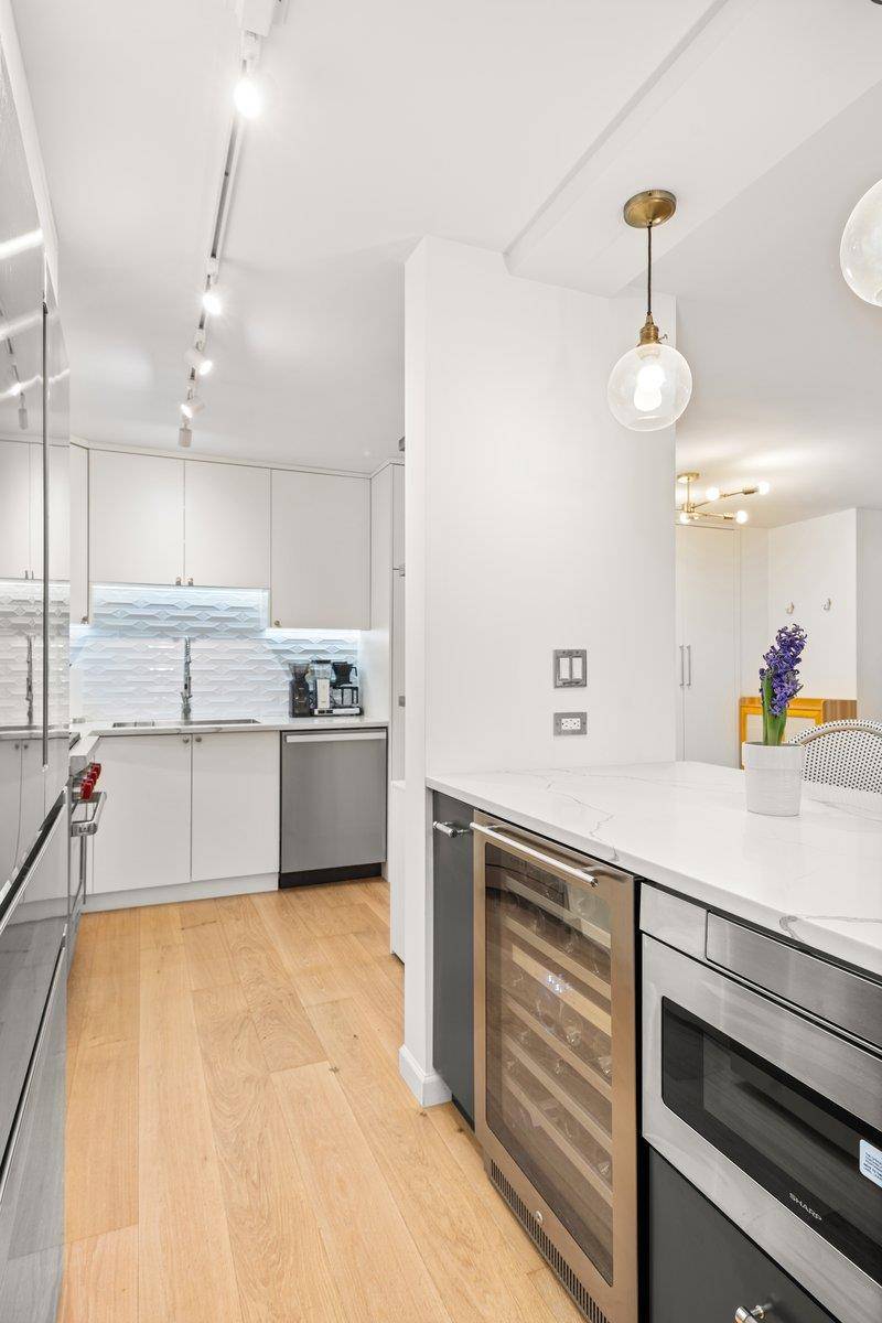 Manhattan, NY 10016,200 E 27th Street #2-R