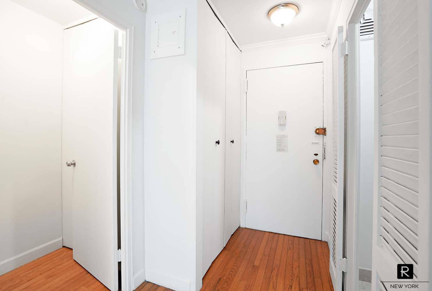Manhattan, NY 10010,301 E 22nd Street #9-G
