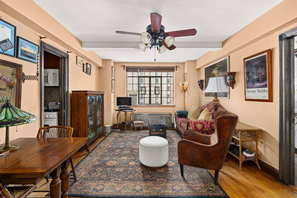 Manhattan, NY 10003,81 Irving Place #10-D