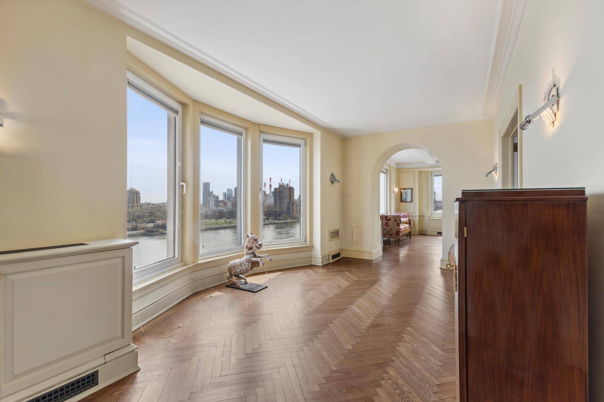Manhattan, NY 10075,1 E END Avenue #8A