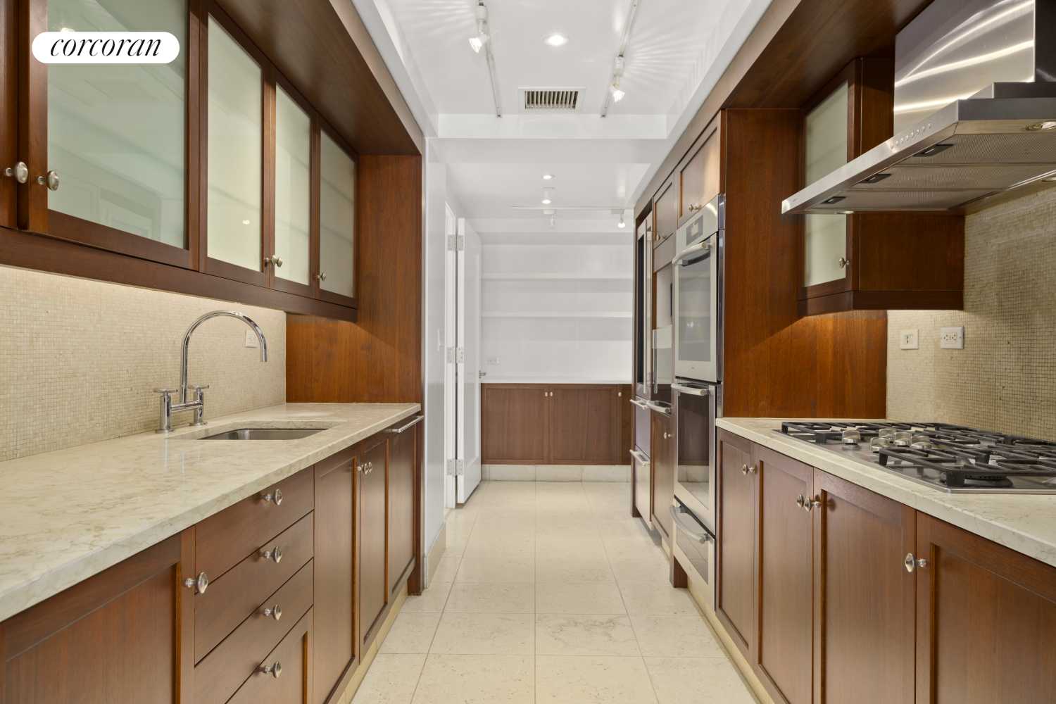 Manhattan, NY 10065,140 E 63RD Street #15B