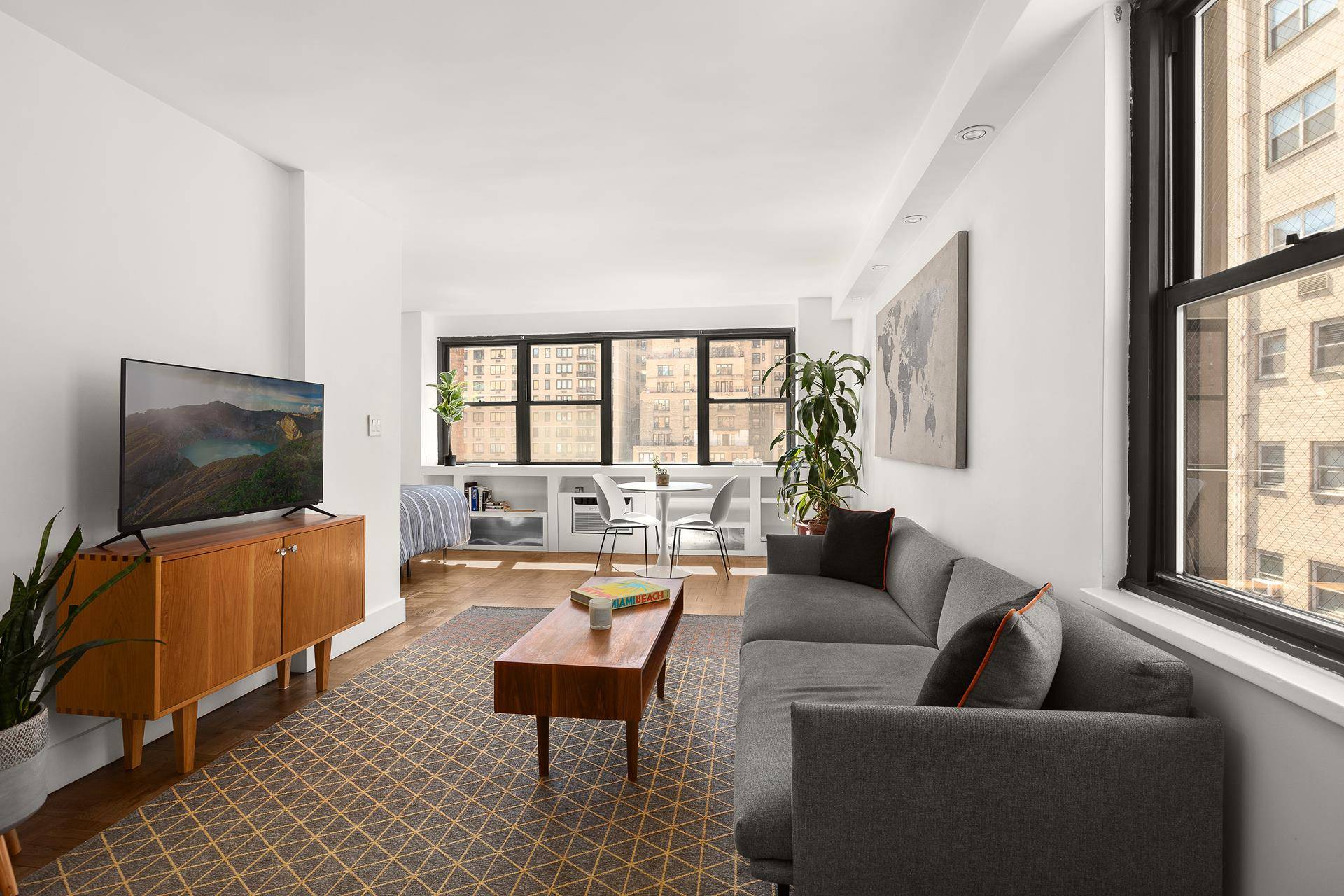 Manhattan, NY 10016,110 E 36TH Street #9F
