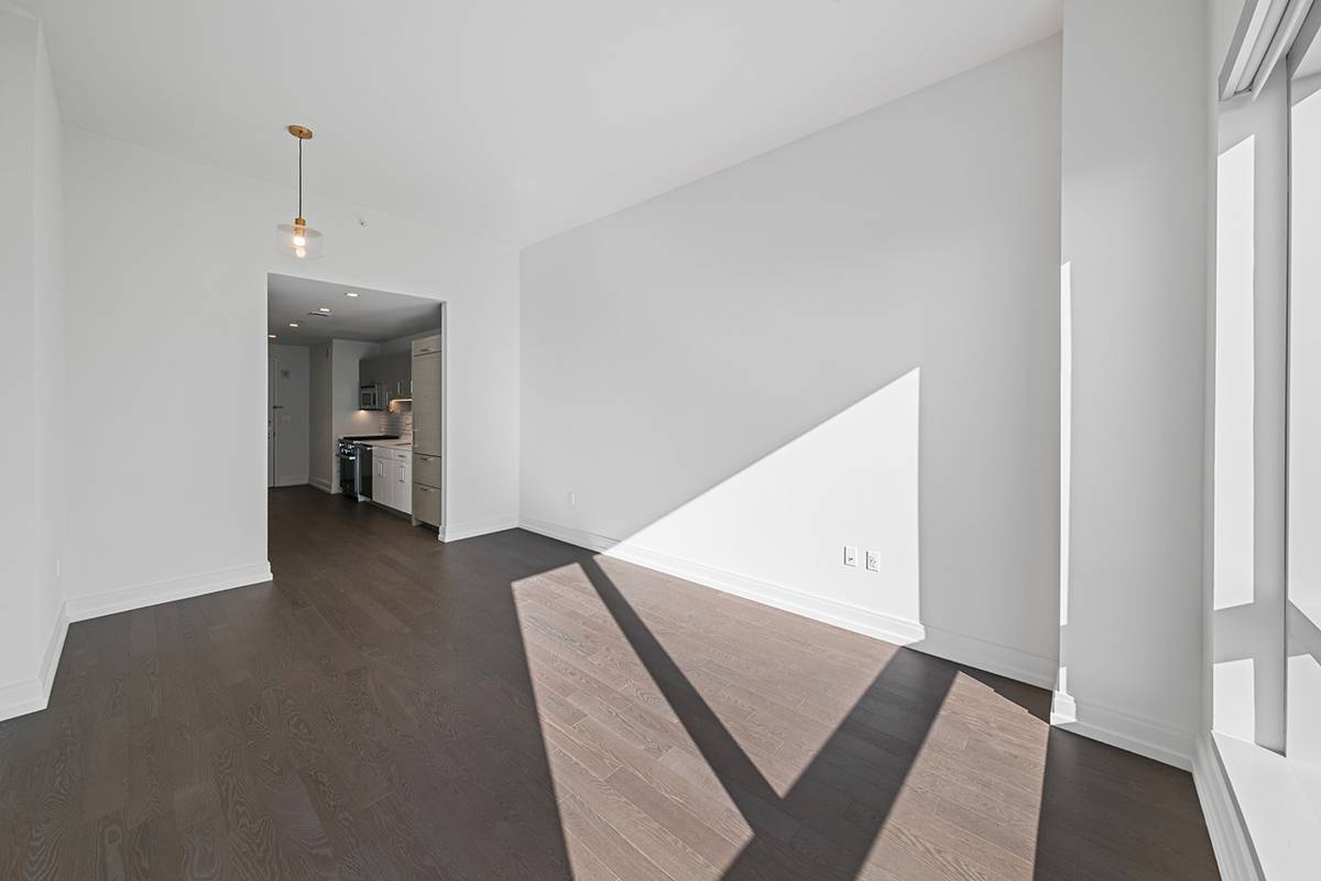 Manhattan, NY 10018,555 10th Avenue #28F