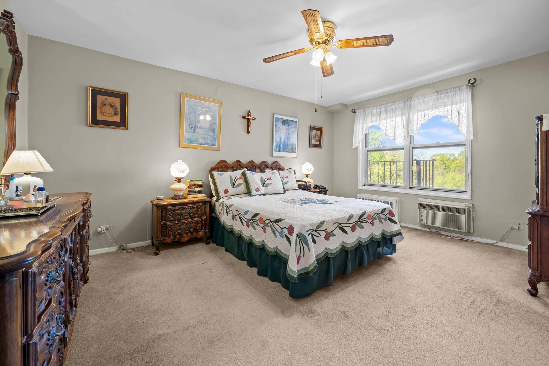 Bronx, NY 10471,6300 RIVERDALE Avenue #5E